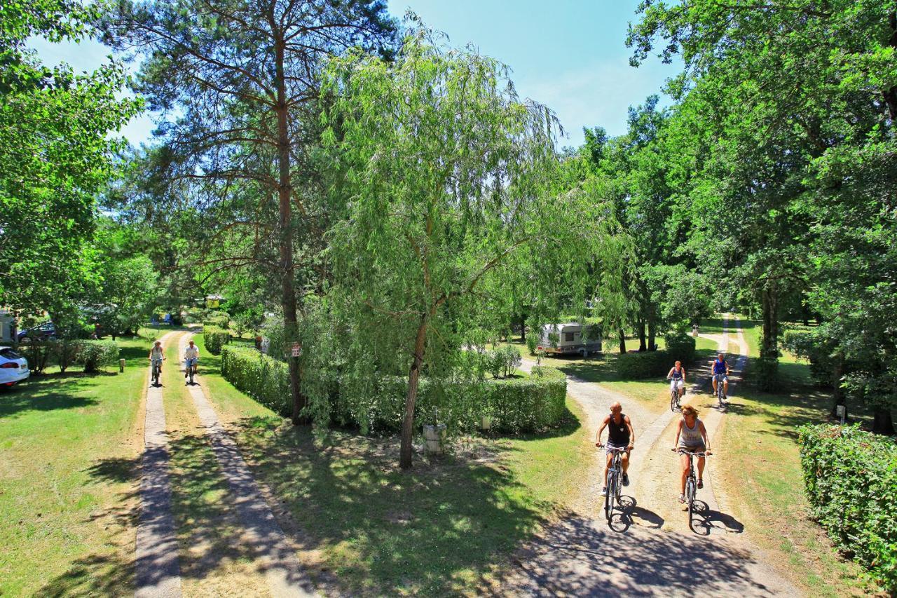 Le Plein Air Des Bories Hotel Carsac-Aillac Bagian luar foto